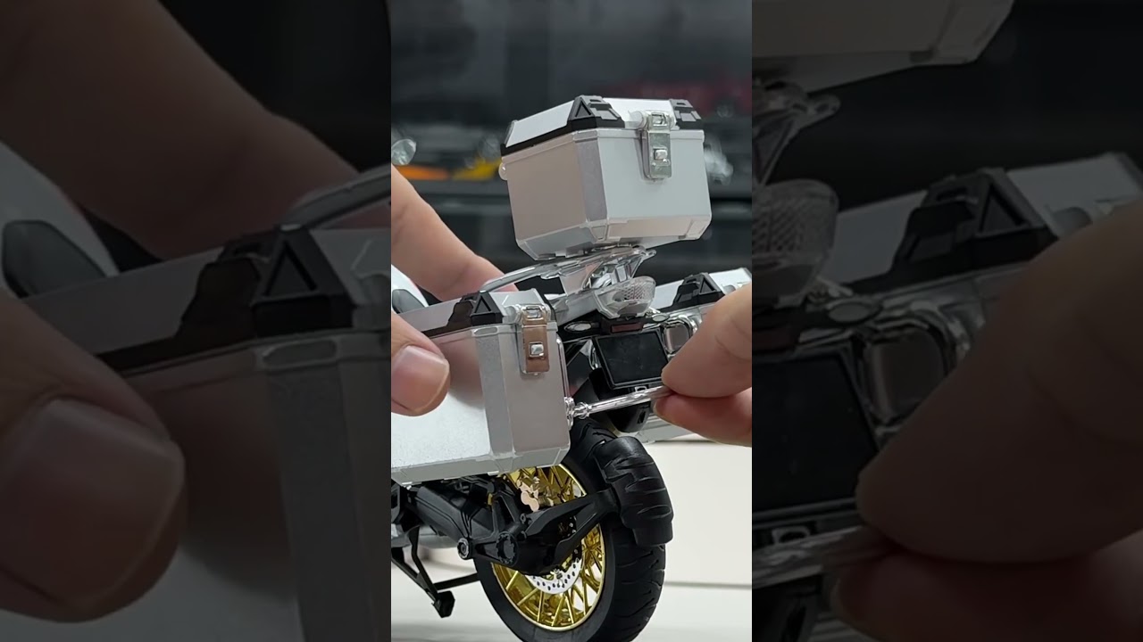 Get ur 1:9 Scale BMW R1250GS now! 