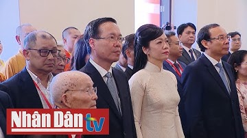 Chủ tịch nước và Phu nhân cùng Kiều bào dâng hương, thả cá chép