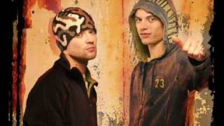 Faktor 2-Voina Karaoke Played On Keyboard