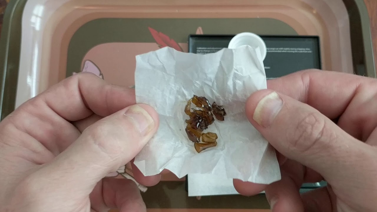 Black Domina Shatter Curaleaf 69%