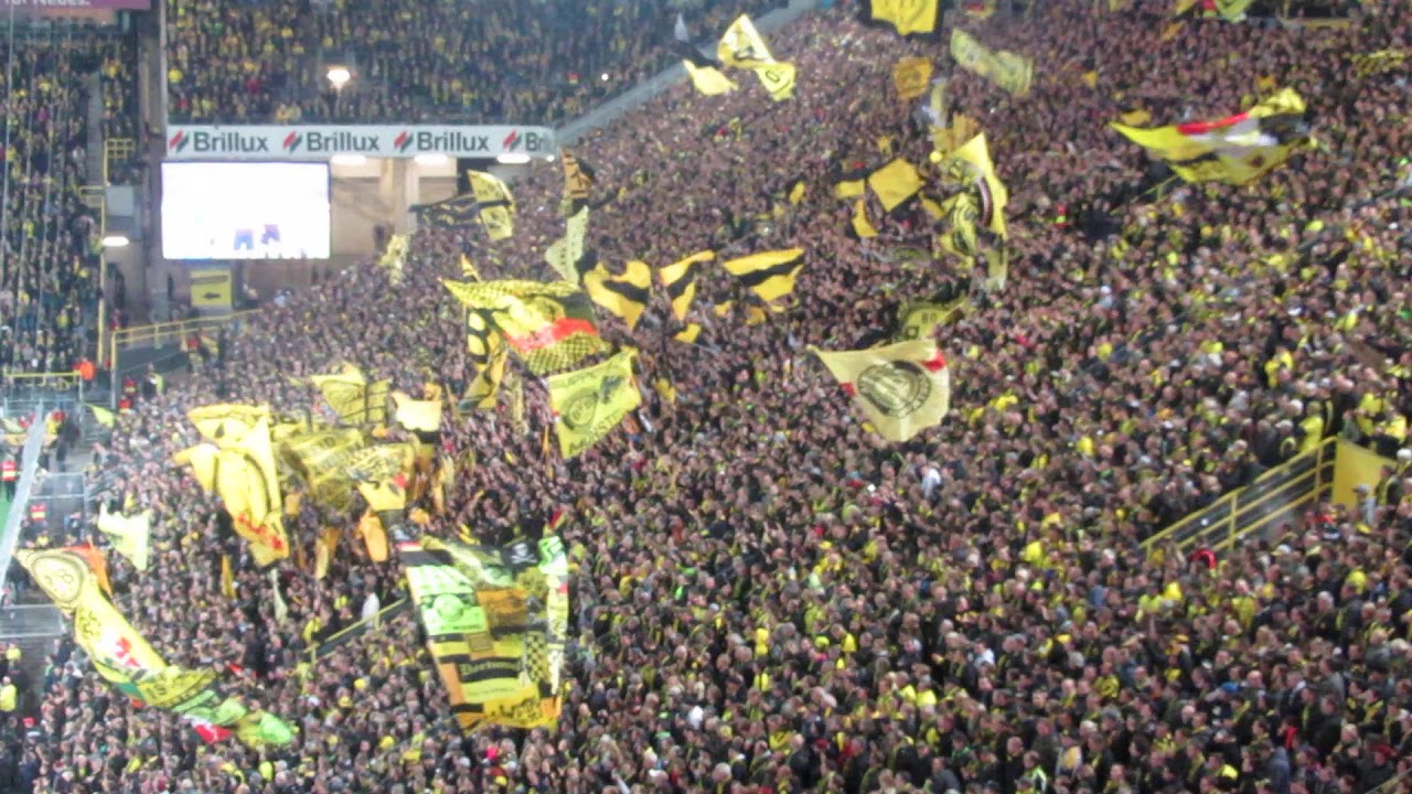 ドルトムント　選手入場から Heja BVB、試合開始まで