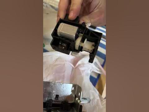 Как снять шестерню в замке багажника гольф
