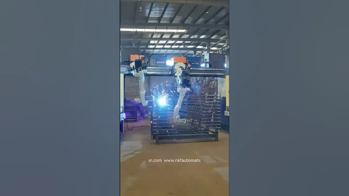 Our designed and produced side-mounted linear rails and supporting welding robots.#robot #track