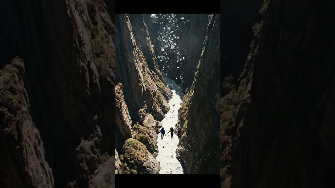 people jump and fall off glass bridge with scream and until the ground 