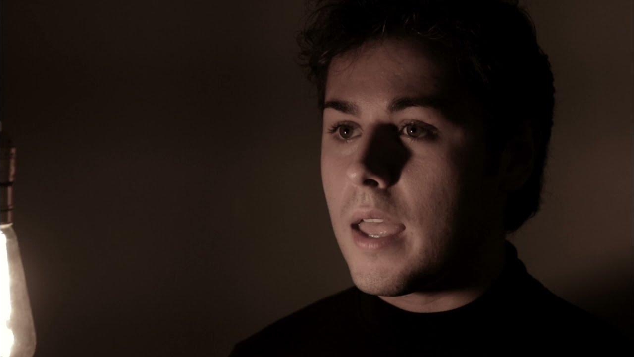 I am a building. Шварценеггер 2023. Чикаго здание с ромбом. Нью йорк уолл стрит. Isometric city.