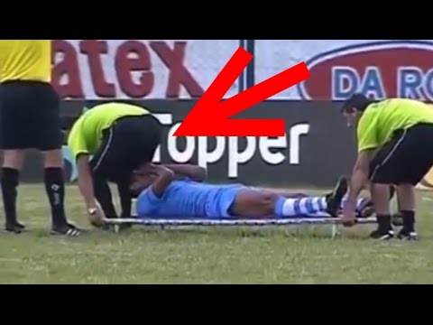 funny-football-stretchers-moments-football-doctors-videos