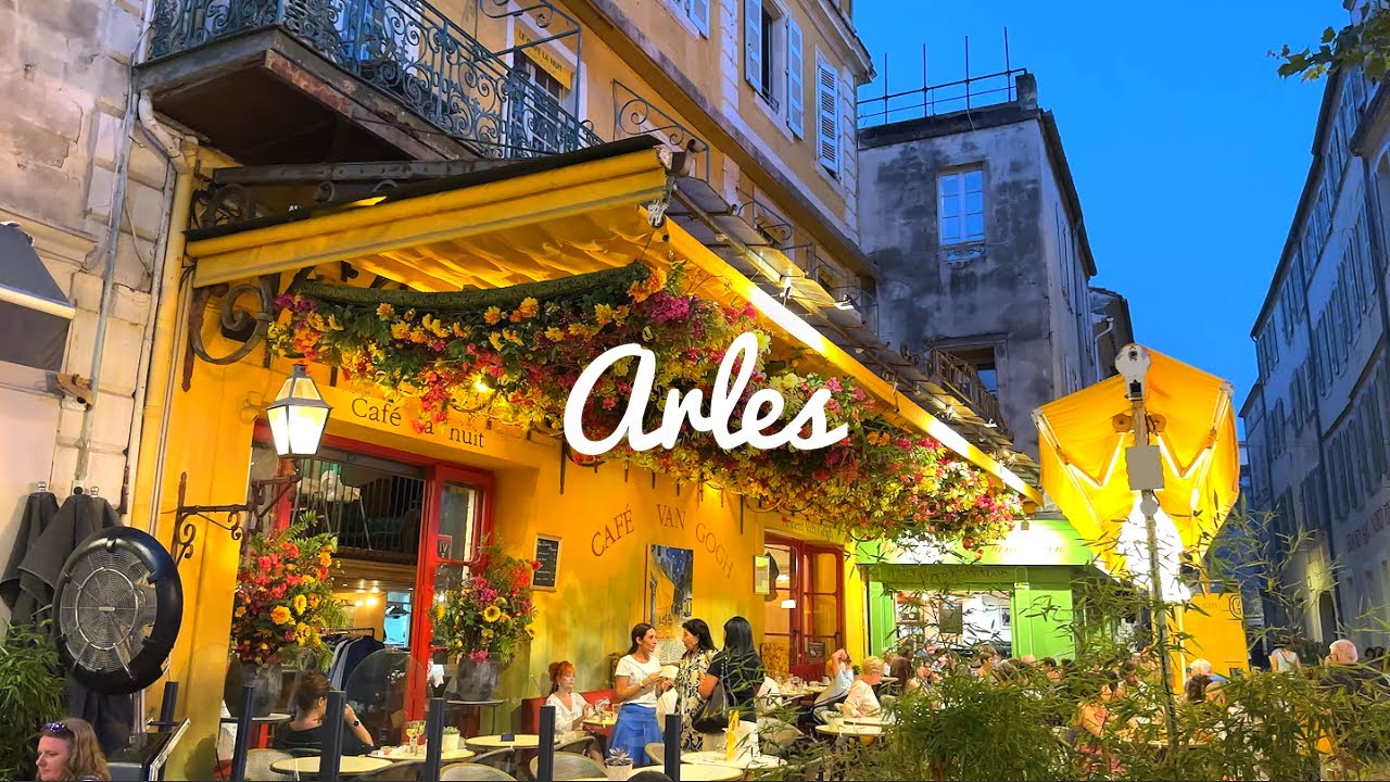 [4K]🇫🇷 Ночная прогулка по Арлю🌠Красивый город на юге Франции, который любил Ван Гог. Кафе Ван Гог🍺