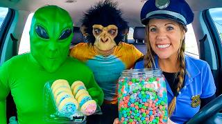 Police and Puppy Surprise Alien With A Car Ride Chase!