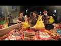 4客人大鱈買2000元有沒有多送，現在物價上漲，老闆開玩笑說：送我的簽名照~~~