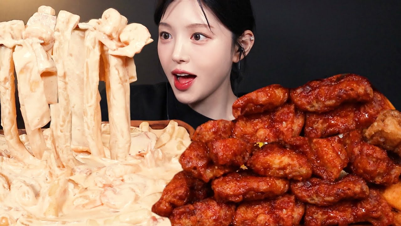 SUB)매콤바삭 교촌 레드 순살에 새우 크림떡볶이 먹방! 분모자 중국당면까지 치킨 분식 꿀조합 리얼사운드 Cream Tteokbokki & Chicken Mukbang Asmr