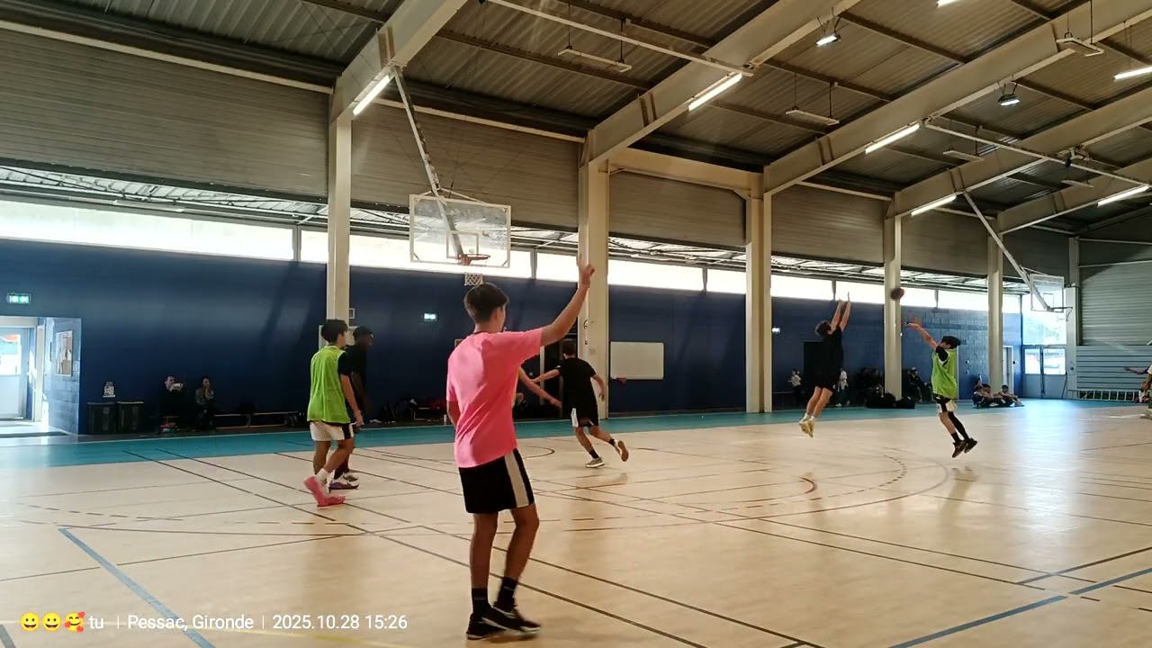 Stop 1 :  Gradignan ( poule)