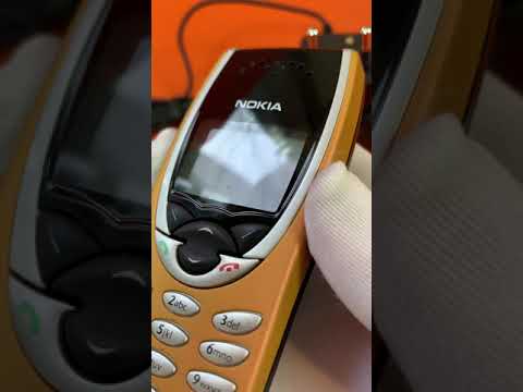 Видео: Nokia 8210. Оригинальный и новый телефон.