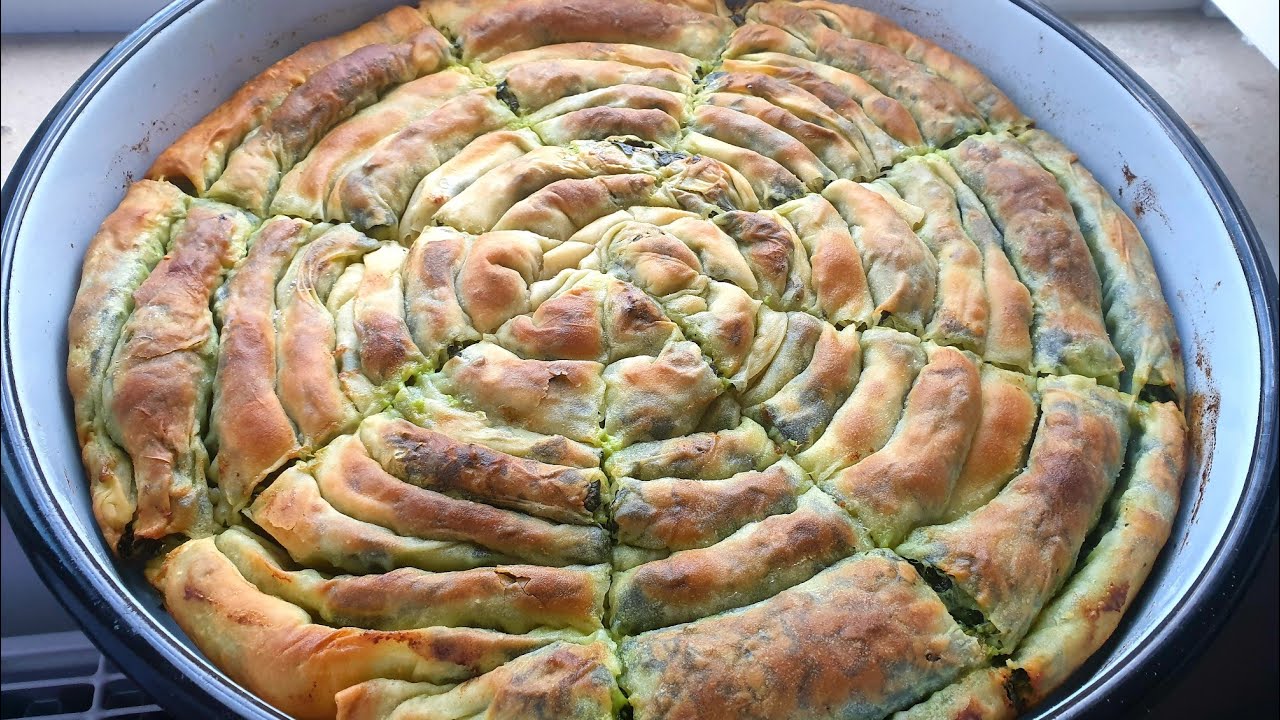 Pite me spanaq dhe peta te t'holluara,😋😋👌Börek mit Spinat selber machen ...