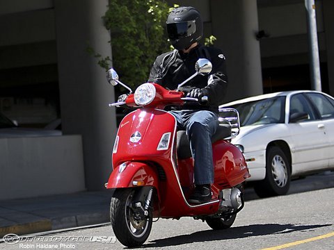 2008 Vespa GTS 250ie Scooter Review