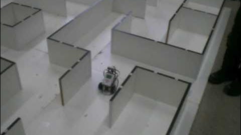 Lego Mindstorms NXT Robots: Solving a Maze with NXT-G