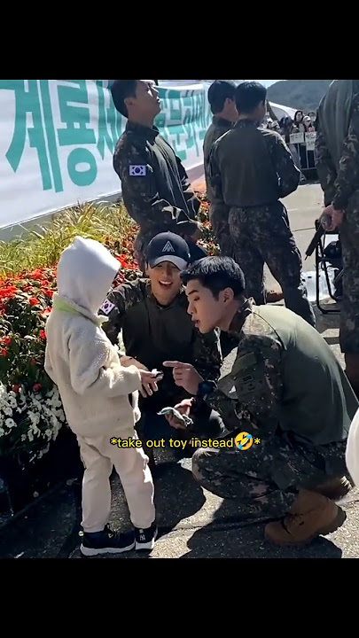 Military Youngbin is so... :')