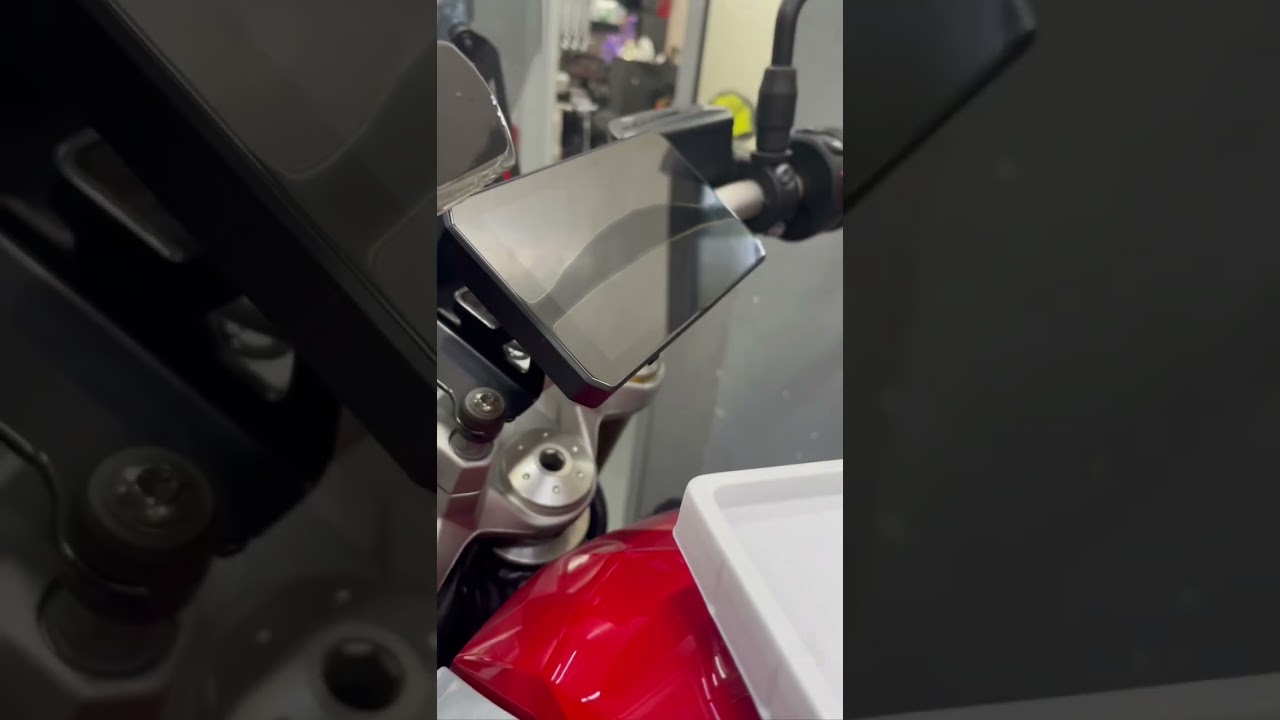 Chigee AIO-5 Play 15-Second Installation Motorcycle Riding Display Singapore