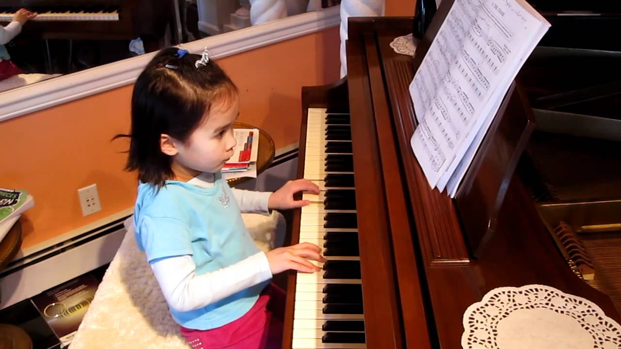7 year old Pianist Jasmine plays, Heinrich Lichner