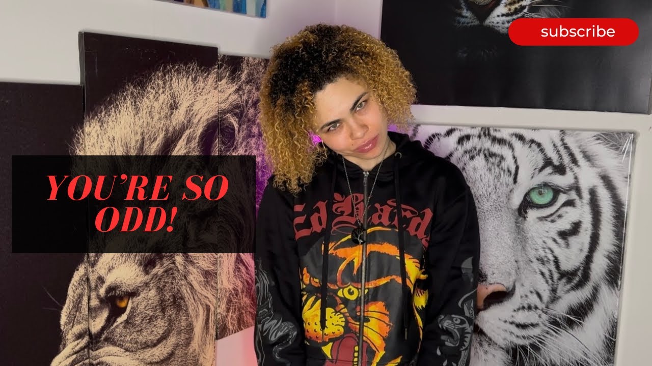 В городе все говорят о том, что ты очень необычный 🤨