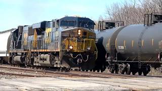 Bnsf Oil Train Meets Csx Freight Train 4K Uhd