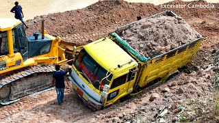 5TON Truck Stuck Recovery By Techniques Komatsu Dozer - Dozer Pushing Connect 100% And Truck Unload