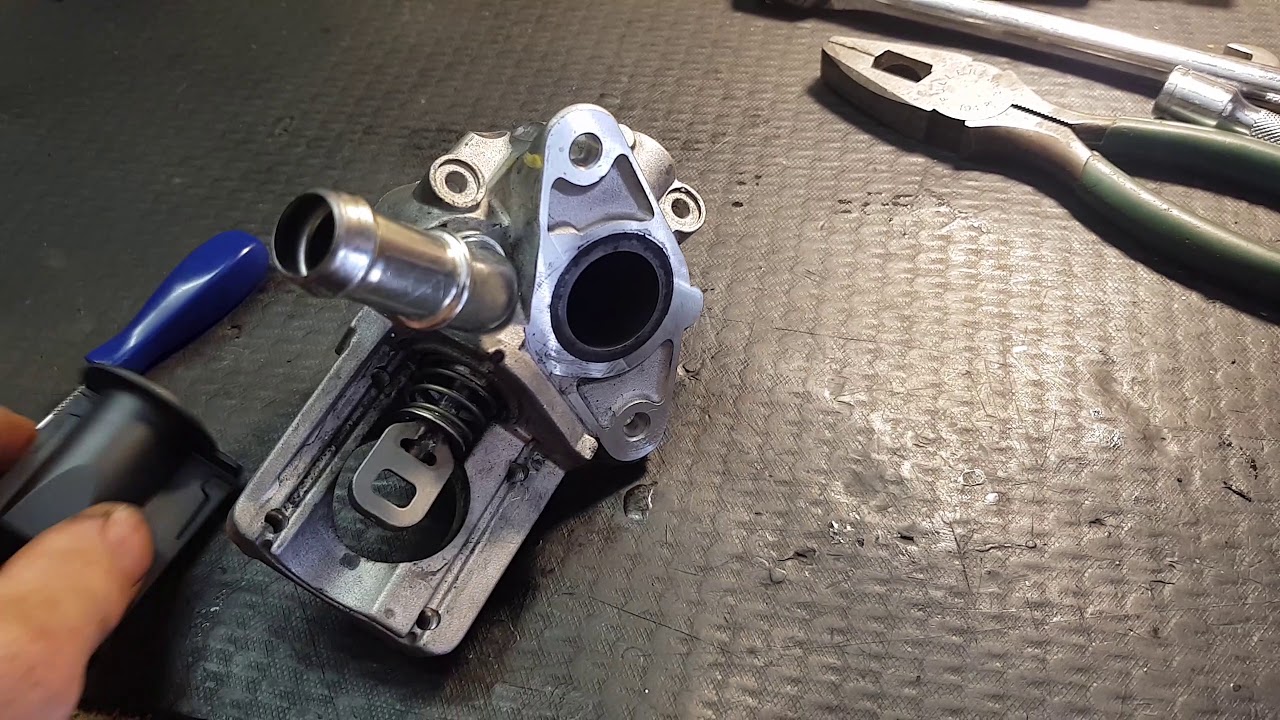 Ford RangeMazda Bravo EGR clean update. - YouTube