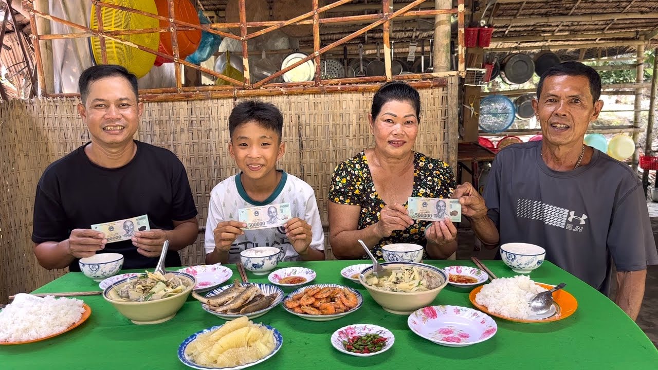 Vui Mừng Bất Ngờ Gia Đình Nhận Được Số Tiền Lớn Từ Chị Giấu Tên Ở Mỹ Gởi Tặng / at6n