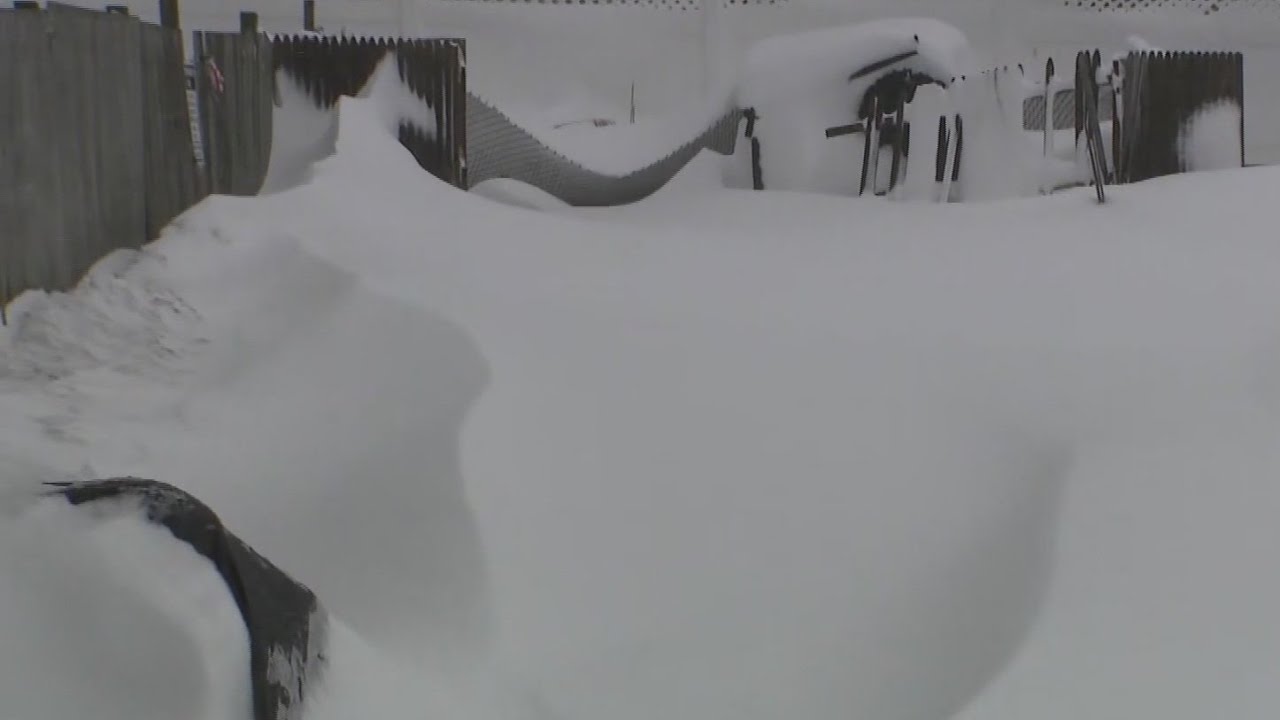 Long Island residents begin to dig out of massive snowstorm