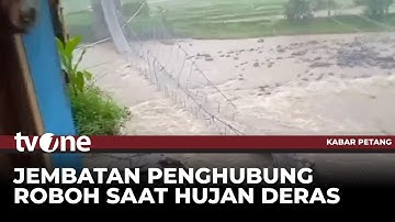 Detik-detik Jembatan Penghubung Roboh, Warga Histeris | tvOne