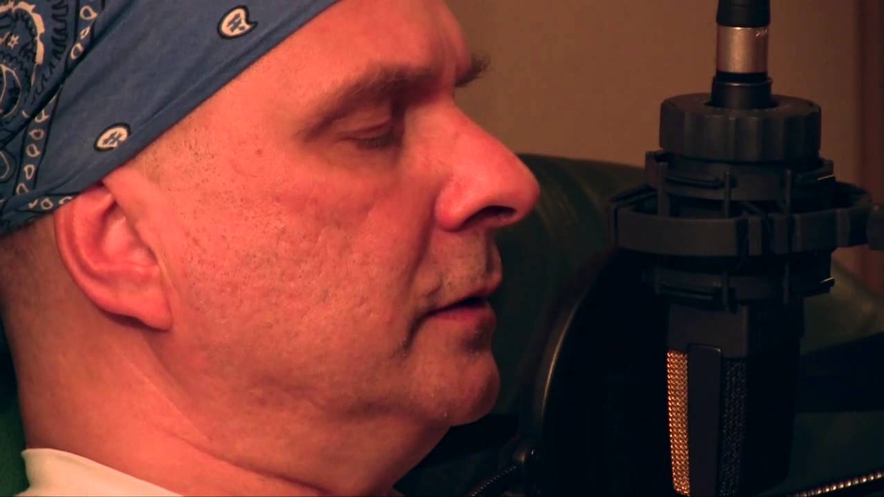 Peter van Kan sings "You're the Reason" from his live album 'Songs of Love and Death'.