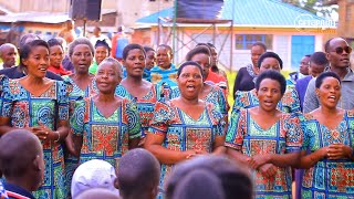 WATU WALIKATAA || MUUNGANO CHOIR LIVE PERFORMANCE AT NYAMARAMBE CRUSADE