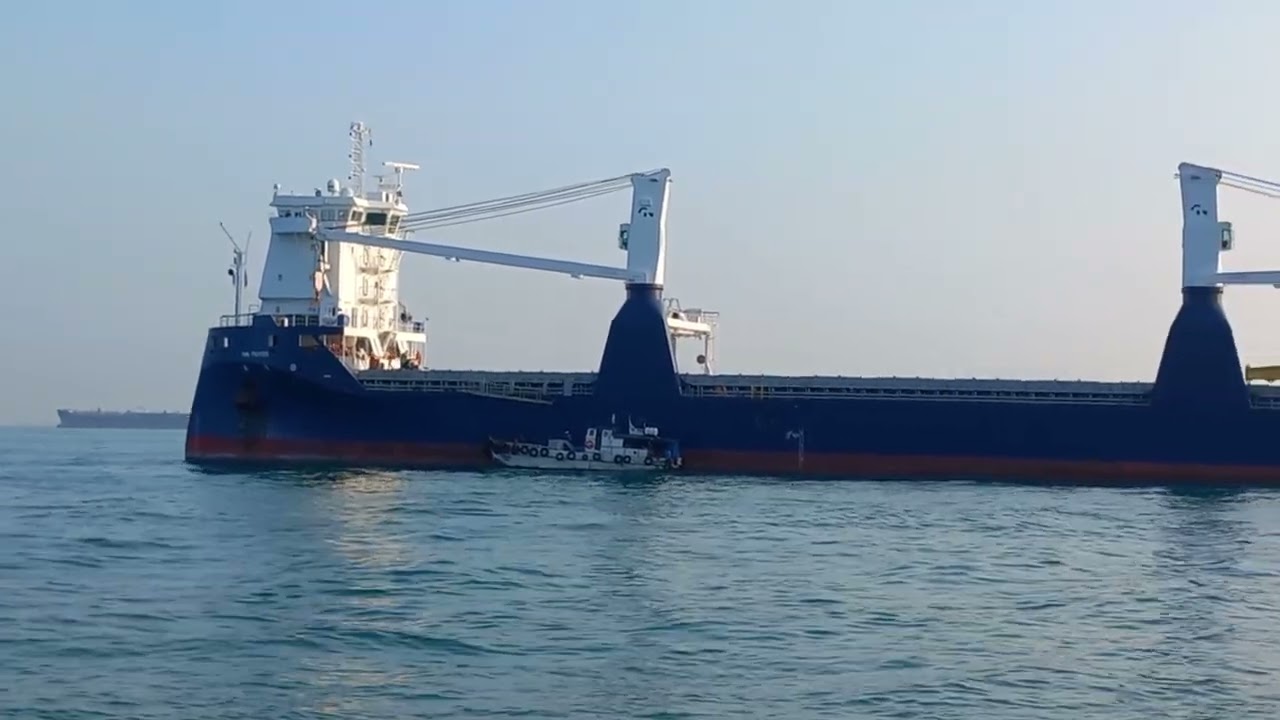 High-Speed Ferry Spotting: Navigating the Waves with Swiftness KAPAL FERRY CEPAT