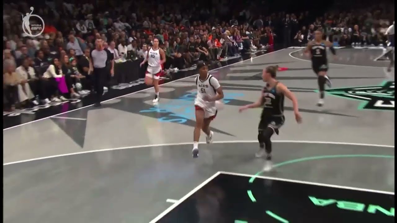 Sydney Colson behind the back pass in Game 4