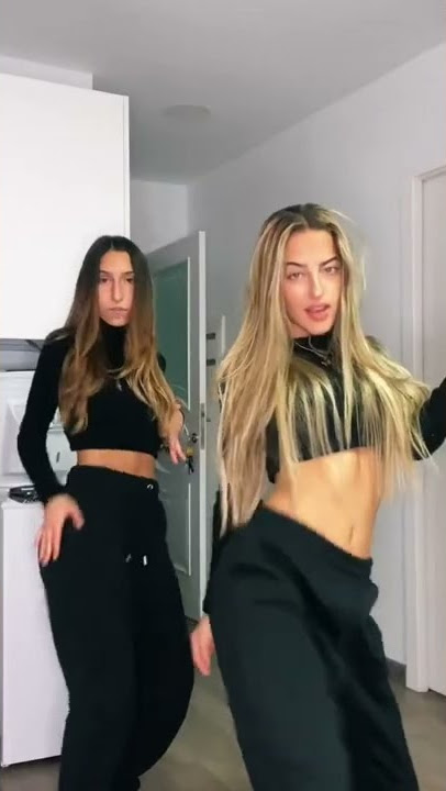 TIKTOK TREND VIRAL 2022 - LA ZONA 🎵  - BUD BUNNY - ARIANN - #SHORTS