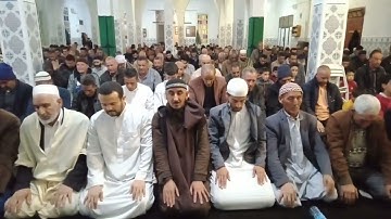 صلاة العشاء والتراويح ،سورة فصلت من الآية47إلى54 وسورة الشورى كاملة، وسورة الزخرف من الآية 1إلى23