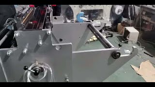 Automatic Roll Loading By Air Cylinder On Unwinder of Kraft Paper JPS-560ZD Die Cutter Folder 1