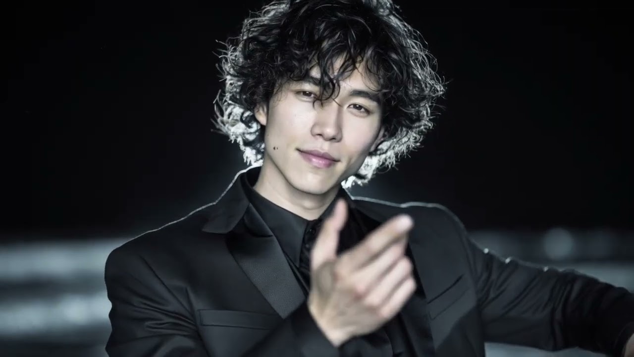 Watch Dancing Like That — Min | EUMAK4U (Official MV) on YouTube Watch Dancing Like That — Min | EUMAK4U (Official MV) on YouTube