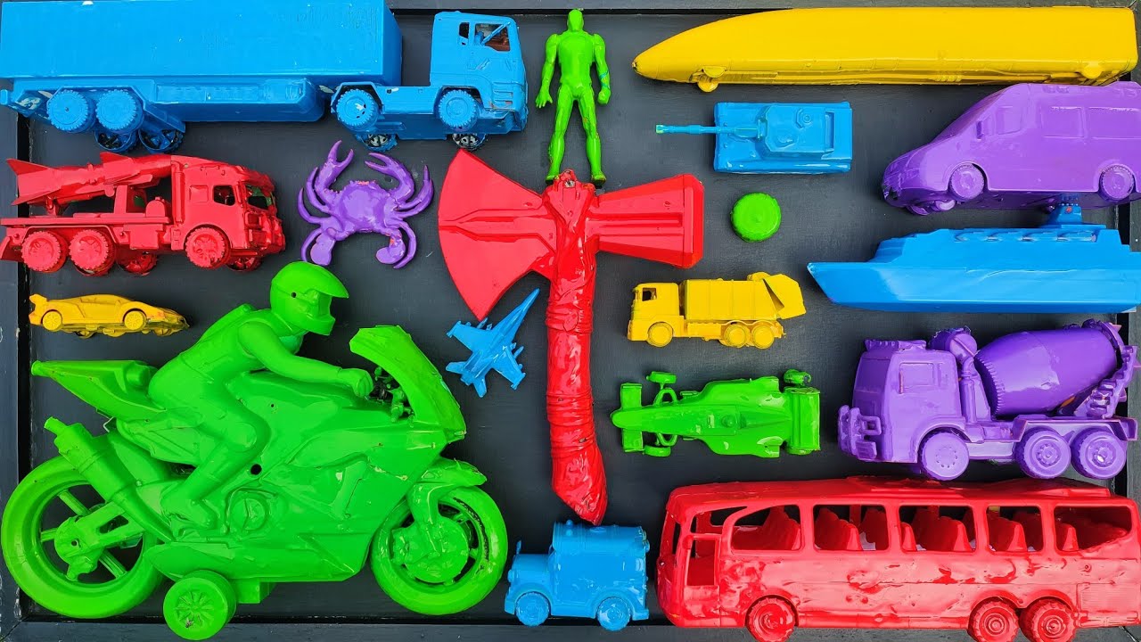 Membersihkan Mainan Mobil Balap/ Truk Molen/ Kereta Api/ Excavator/ Tank Tempur/Iron Man/ Pesawat 07