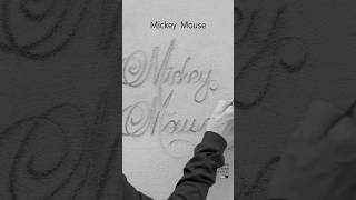 Mickey Mouse ____✍🏻🖤 Escritura a mano alzada #escritura #amanoalzada #wordworld #caligrafia