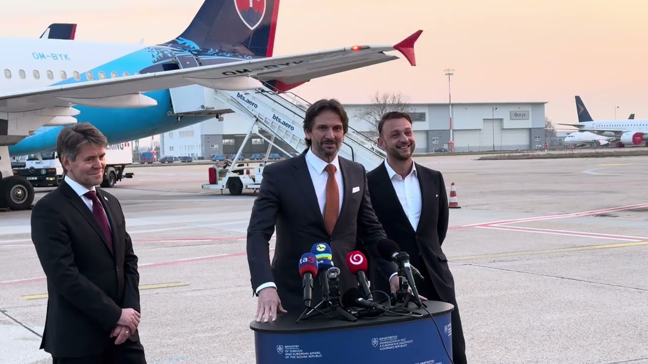 Tlačová konferencia v súvislosti s pristátím leteckých špeciálov s občanmi SR z Blízkeho východu 