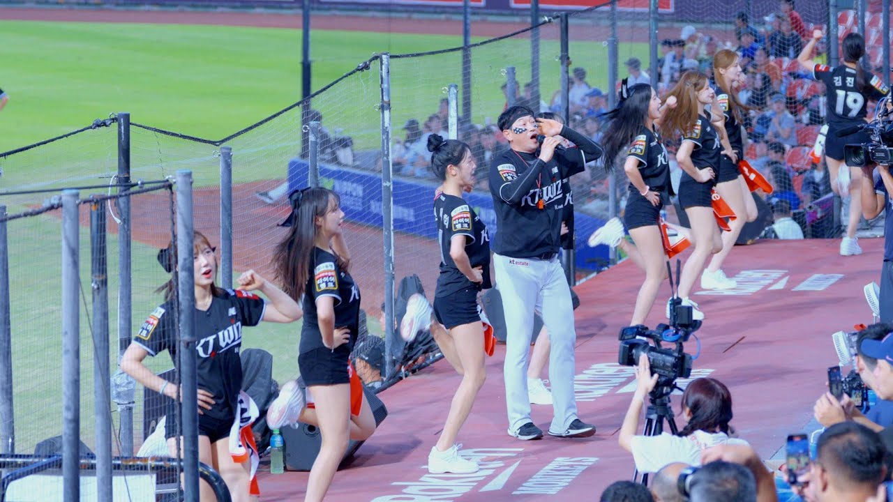 11/09 亞洲職棒交流賽⚾ KT巫師隊精彩回顧~中場還表演了《SPICA(스피카) _ I'll be there 》🎉🎉🎉