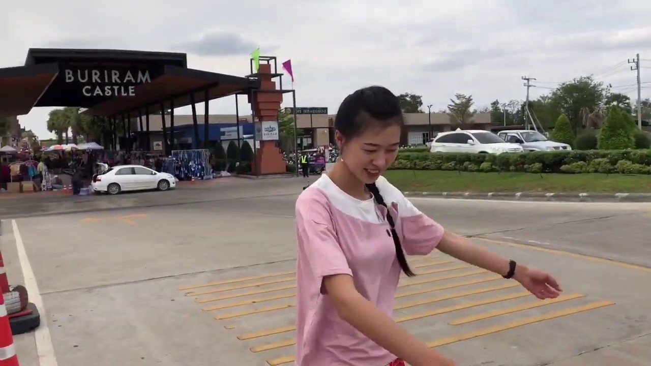 พี่อันแน่พาไปเลือกชื่อเสื้อบอลที่สนามบอลใหญ่ของบุรีรัมย์