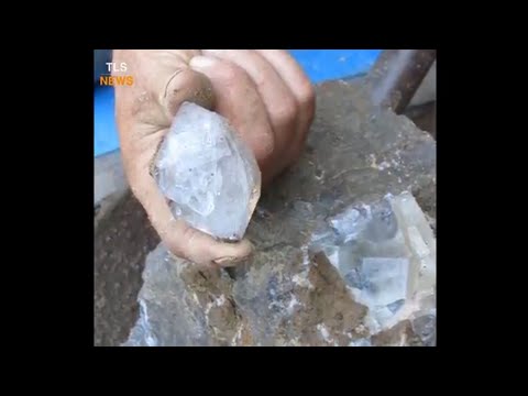 जानिये हीरा कैसे निकलता है, पत्थर से हीरे को कैसे निकालते है, और भी रोचक तथ्य