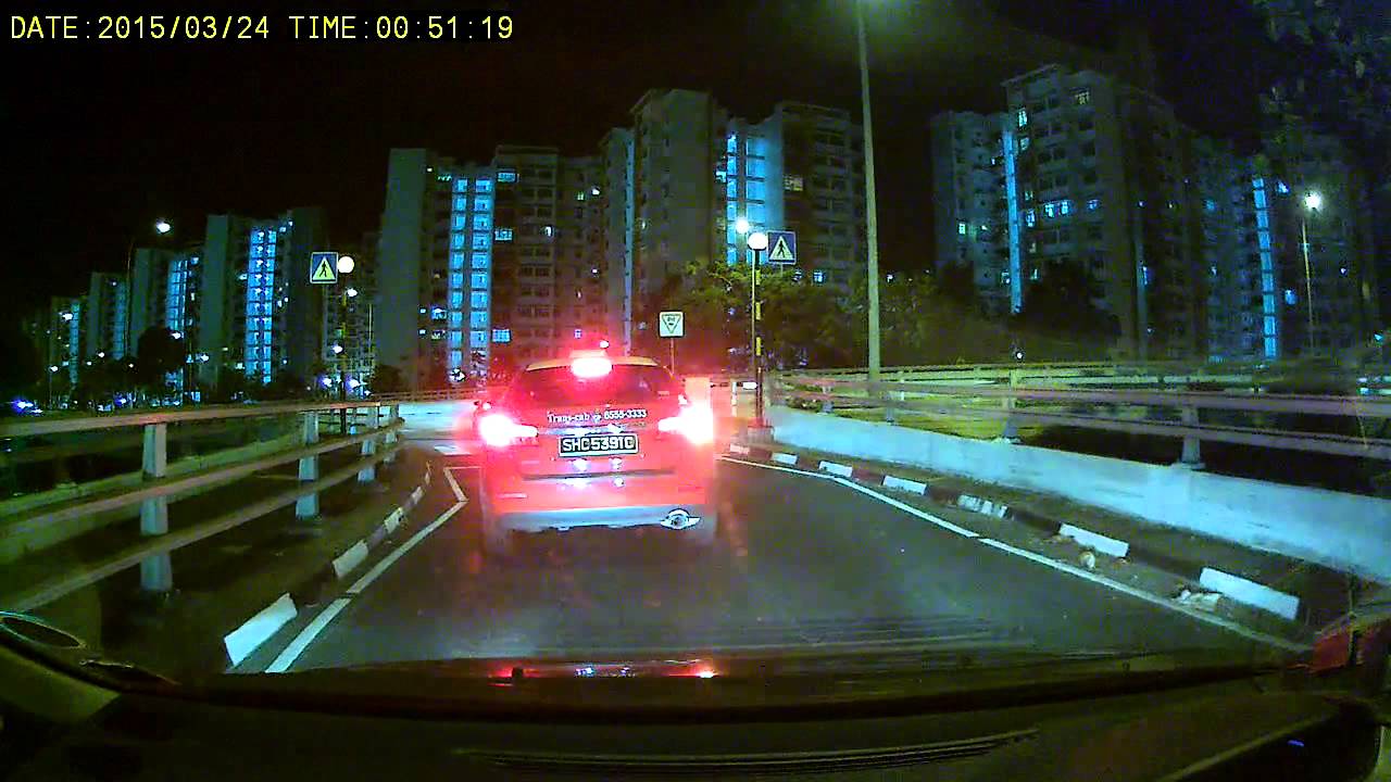 Singapore : Trans-cab Taxi Driver driving dangerously (SHC 53XX C)