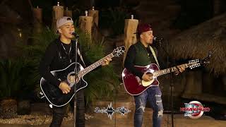 Los Gemelos De Sinaloa- A Lo Lejos Me Veran [Cover En Vivo] Corridos 2018 chords