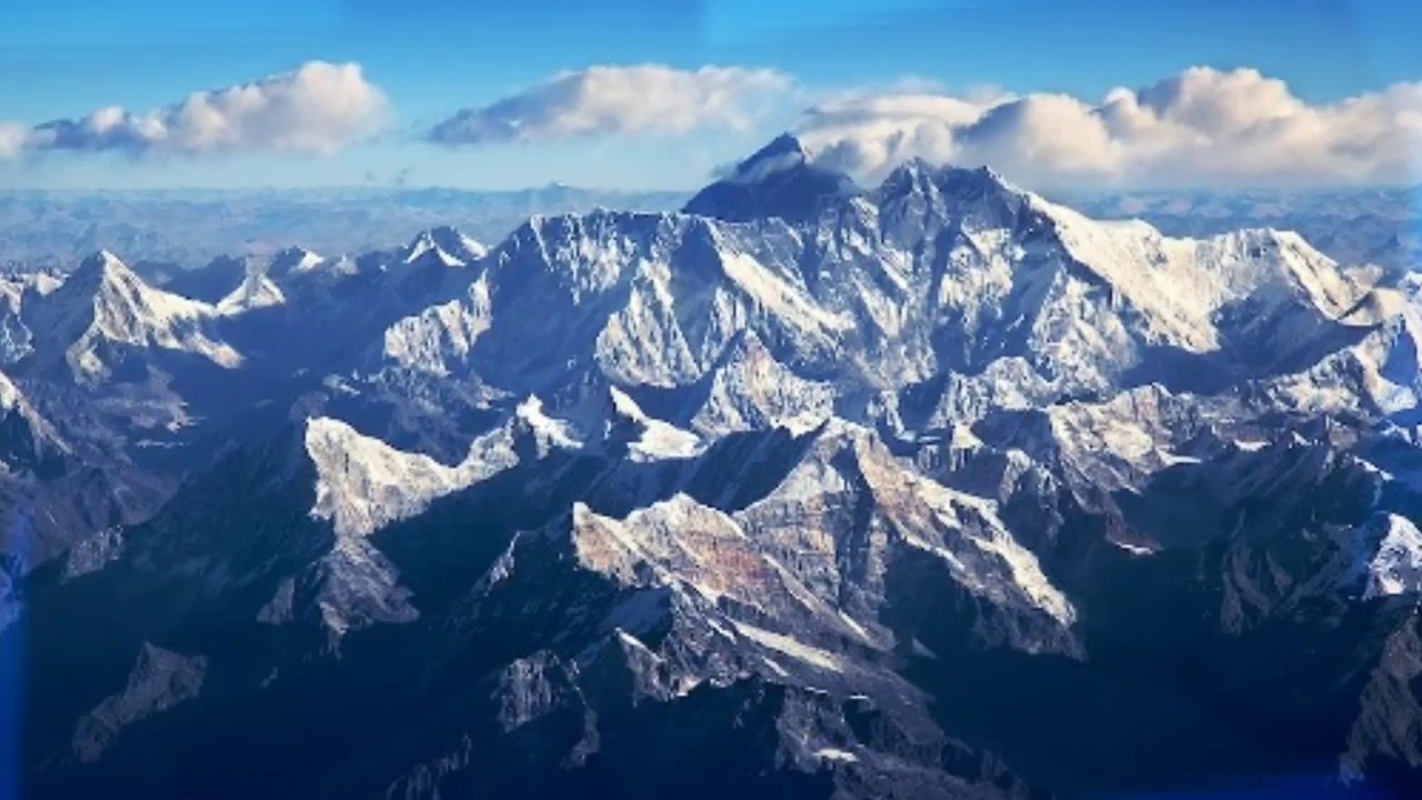Гималаи в какой части. Гималаи Эверест. Гора Джомолунгма. Эверест горный хребет. Самые высокие вершины Гималаев.