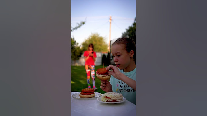 UxU - A caché un burger dans une citrouille | #UxU_aCaché