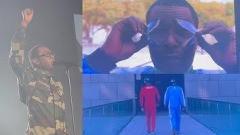 Bercy 2022 : L'entrée spectaculaire de Youssou NDOUR