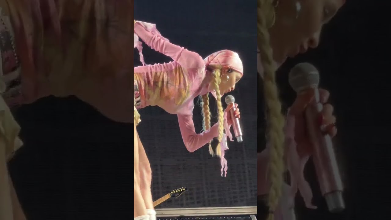 แฮนน่า 4EVE เป็นคนตลก 