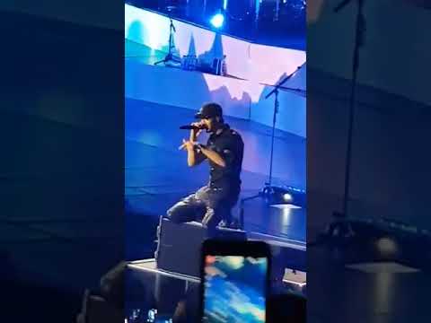 Tlife.gr: O Enrique Iglesias στην Αθήνα